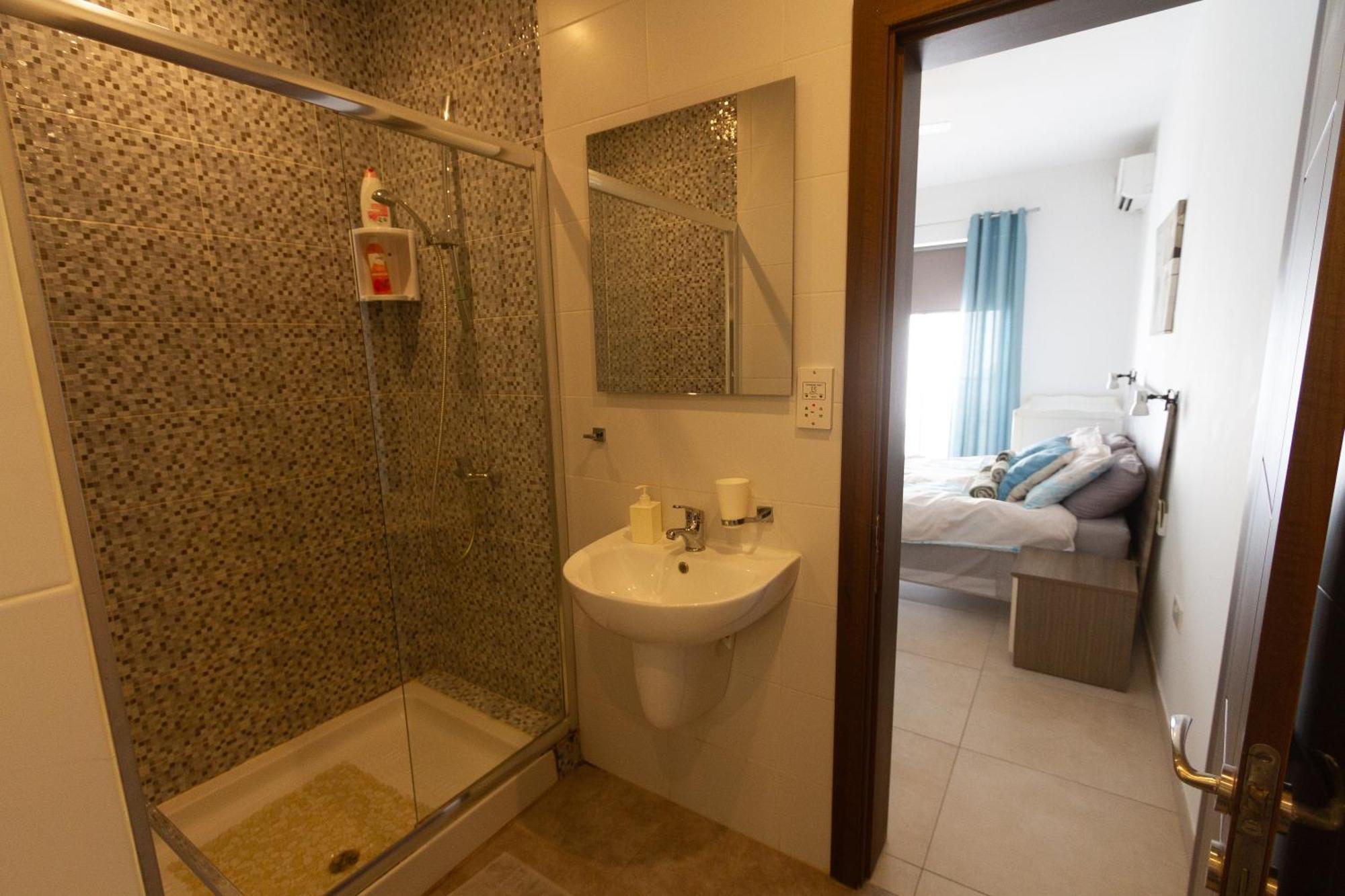 Modern & Central 2 Bedroom & 2 Bathrooms Apartment Мсіда Екстер'єр фото