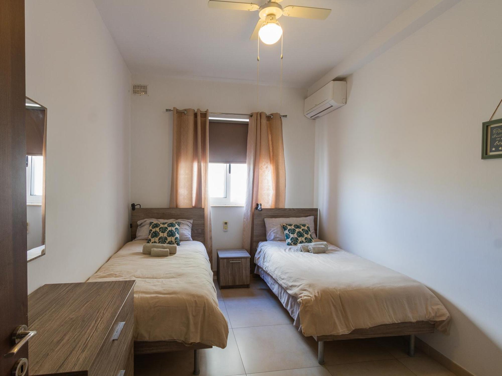 Modern & Central 2 Bedroom & 2 Bathrooms Apartment Мсіда Екстер'єр фото